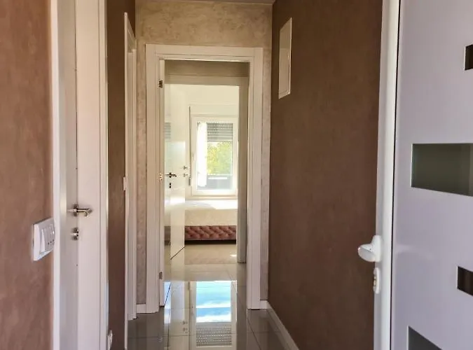 Cookie Kolacic Blizu Aerodroma Nikola Tesla Apartamento