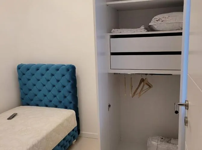 Cookie Kolacic Blizu Aerodroma Nikola Tesla Apartamento